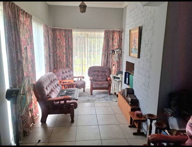 3 BEDROOM HOUSE FOR SALE IN GREENHILLS